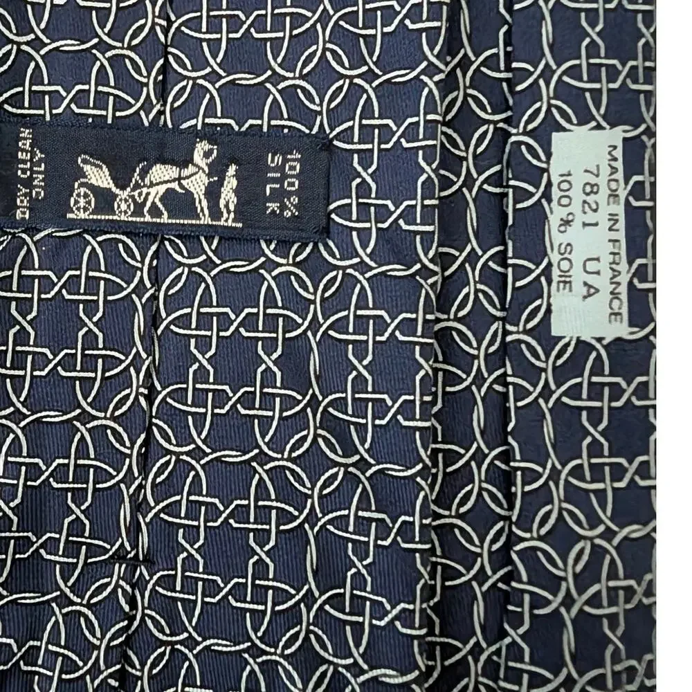 Vintage Hermès 100% Silk Men's Blue Tie With Cream Geometric Designs